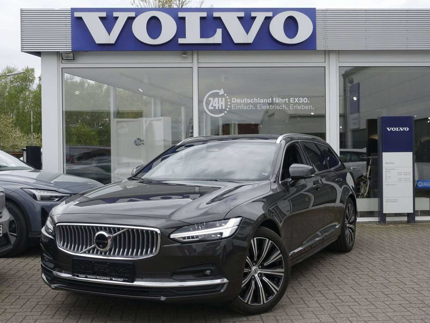 Volvo  B4 Ultimate/Bright/Pano/360°/BLIS/H&K/HeadUP