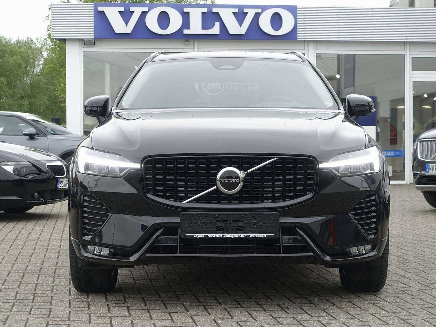 Volvo  B4 AWD Plus Dark H&K/Kamera/Carplay/AHK