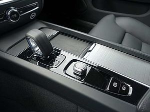 Volvo  Core, B4 Mild-Hybrid/AHK/Carplay/Kamera